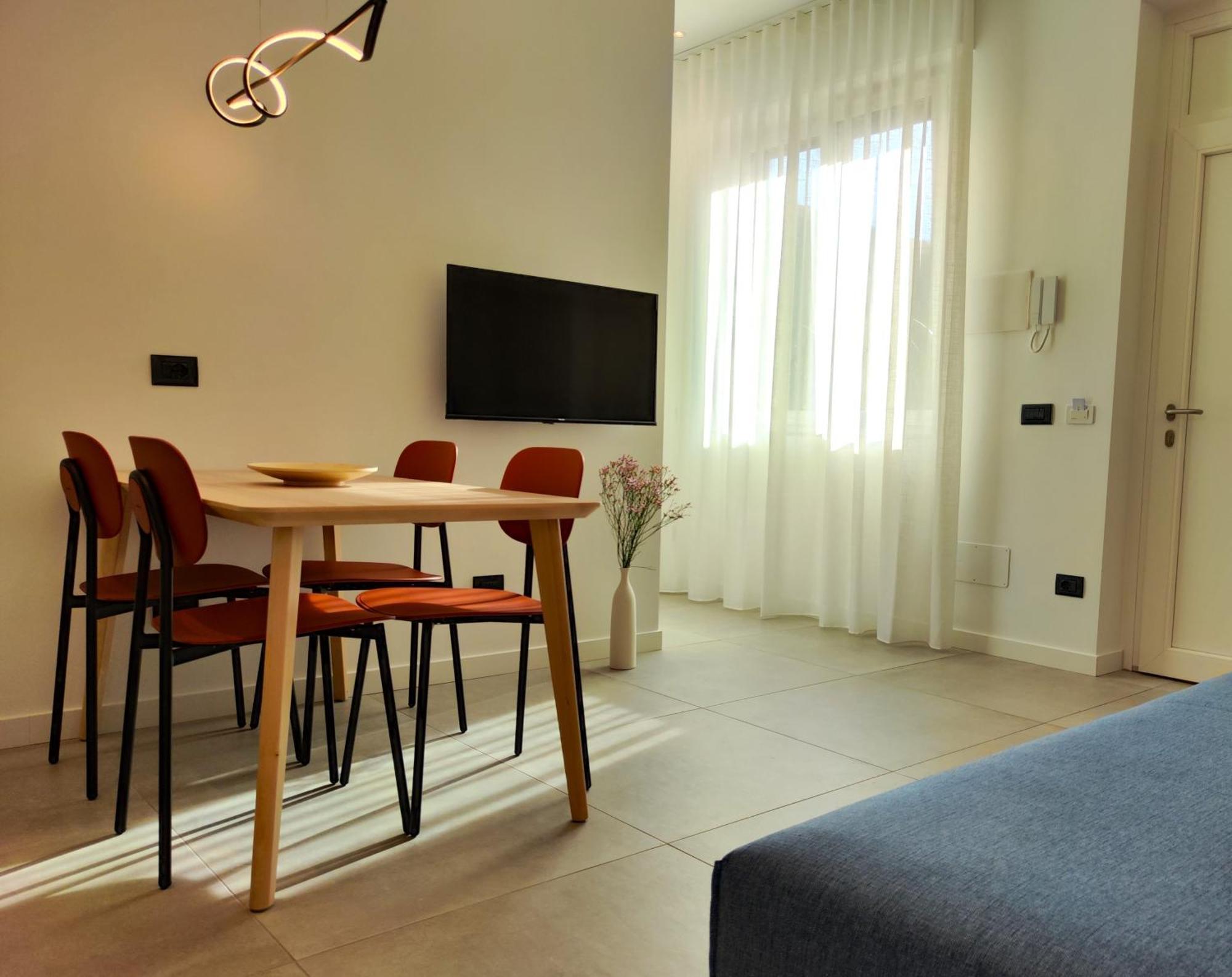 Jasmine Malpensa & Busto Center Apartment Бусто Арсицио Екстериор снимка
