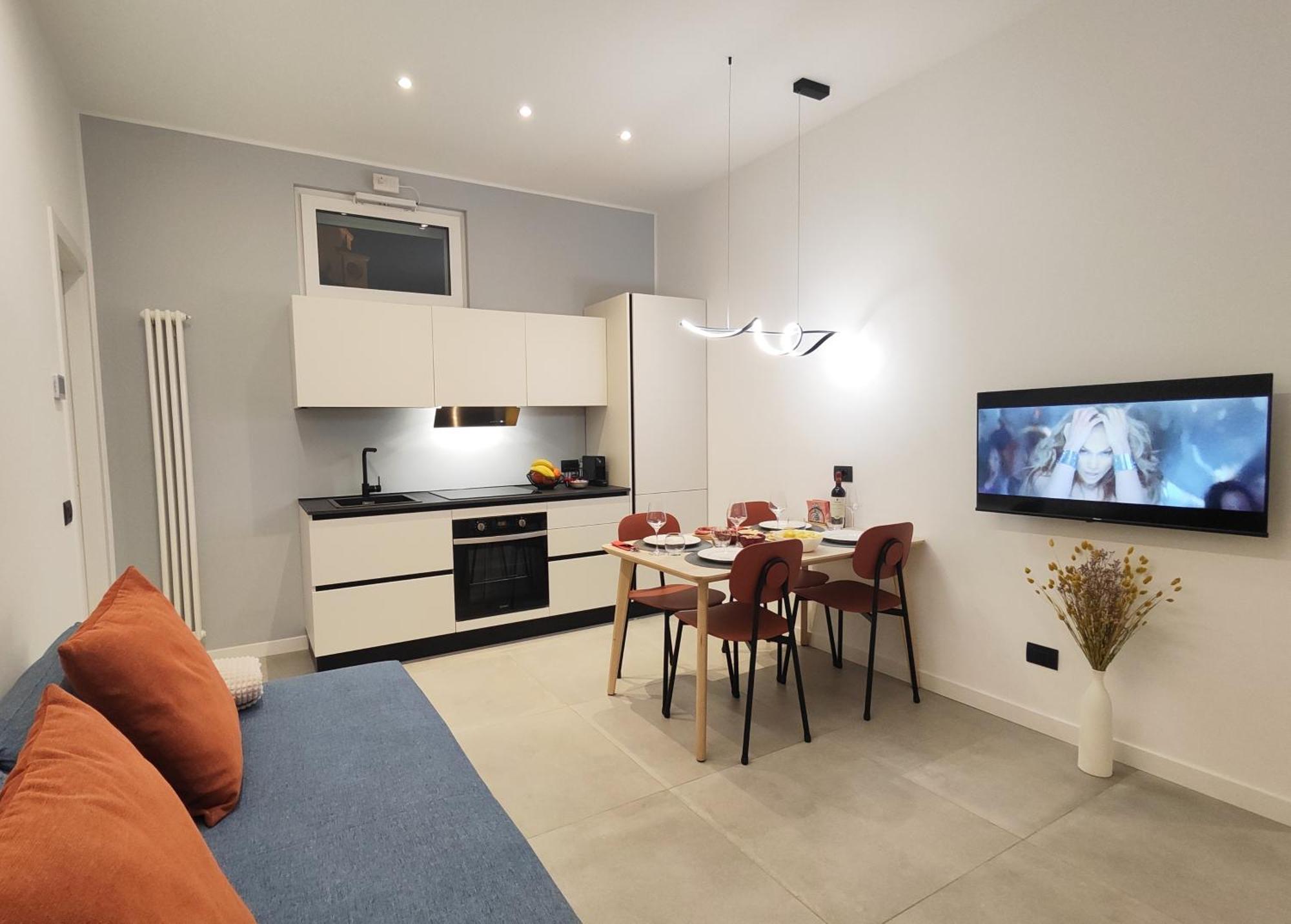 Jasmine Malpensa & Busto Center Apartment Бусто Арсицио Екстериор снимка